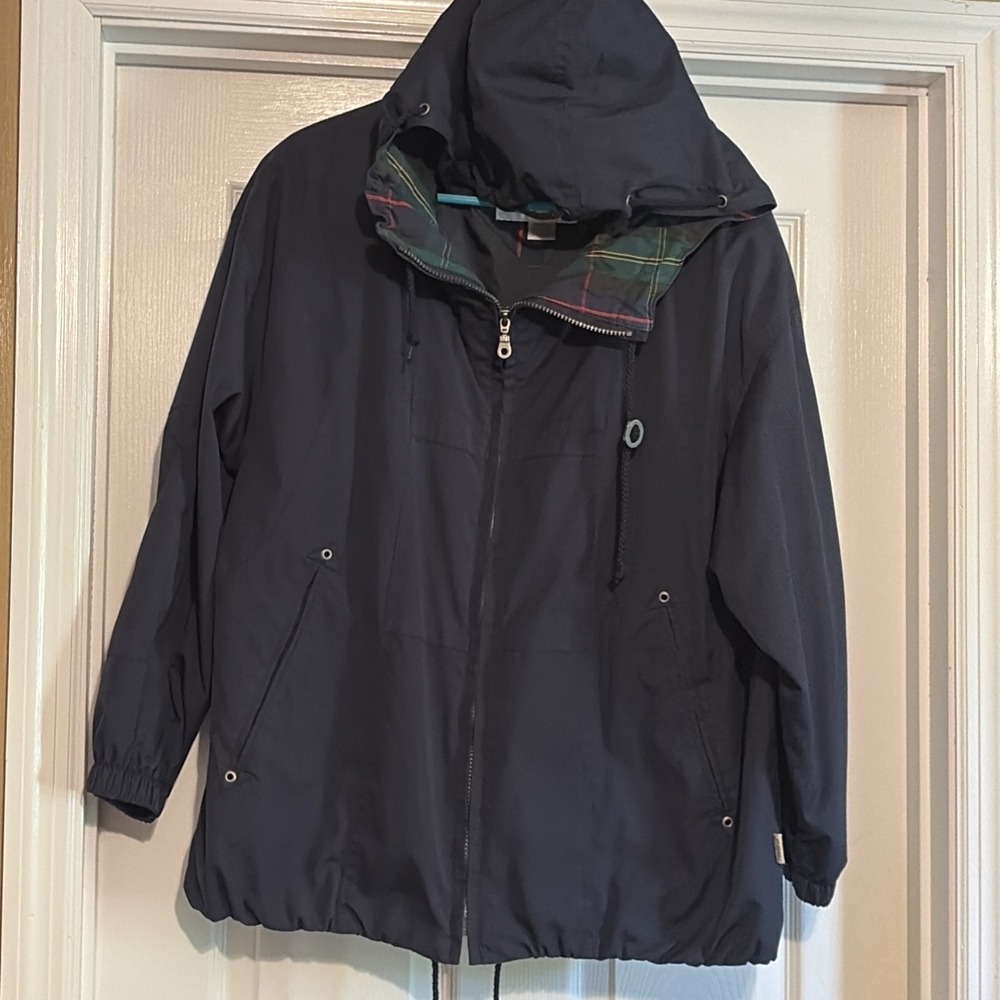 VERY NICE ~ Women's Navy Jacket; MULBERRY STREET Size Medium, Women's Coat